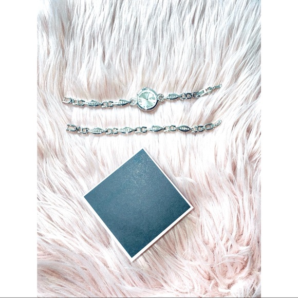 Tarnish Free Women’s Watch with Matching Bracelet for Small/Petite wrists - Picture 12 of 13